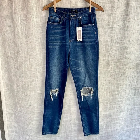 NWT Boohoo High Waist Distressed Mom Jeans - Picture 1 of 9